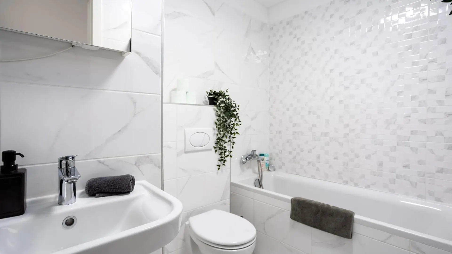 Brandnewtranquil Apartment With Free Parking Budapest